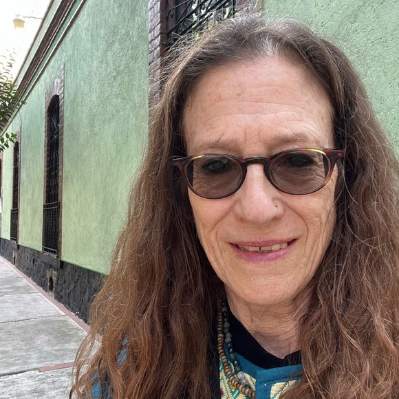 Meet your Posher, Amie - Picture 3 of 3